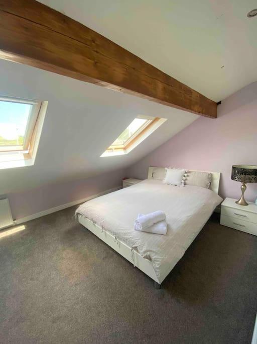 Contemporary Duplex - Private Patio & Parking Apartamento Stockport Exterior foto