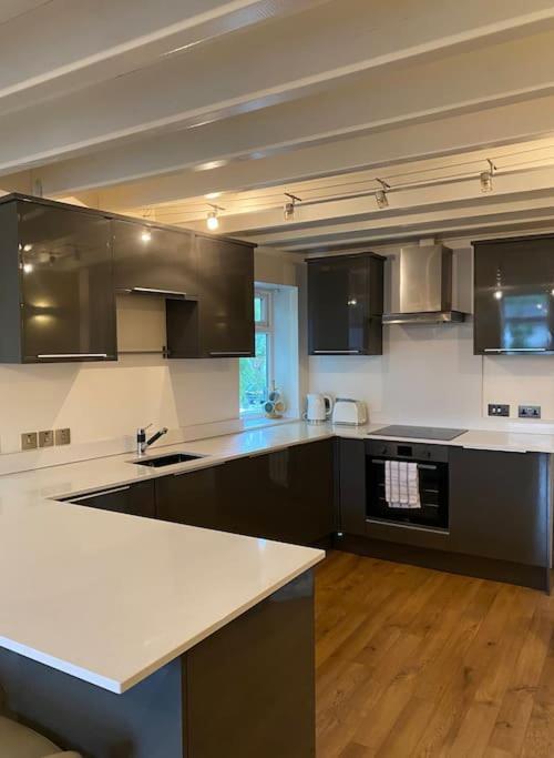 Contemporary Duplex - Private Patio & Parking Apartamento Stockport Exterior foto